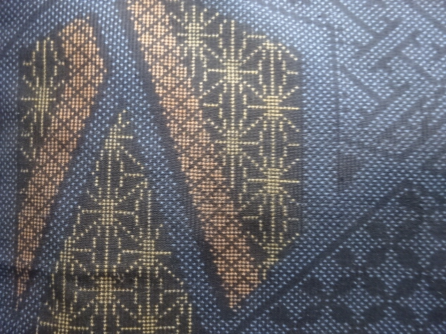 JAPANESE KIMONO / ANTIQUE KIMONO / SILK / DORO OSHIMA TSUMUGI (5 maruki) / WOVEN KIREDORI PATTERN